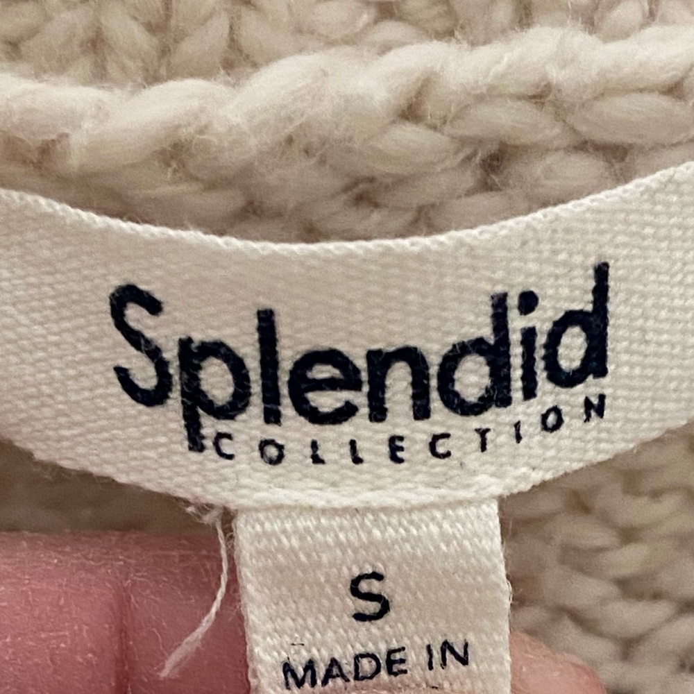 Splendid Cream Sweater with Gray Star Pattern small - Picture 6 of 8